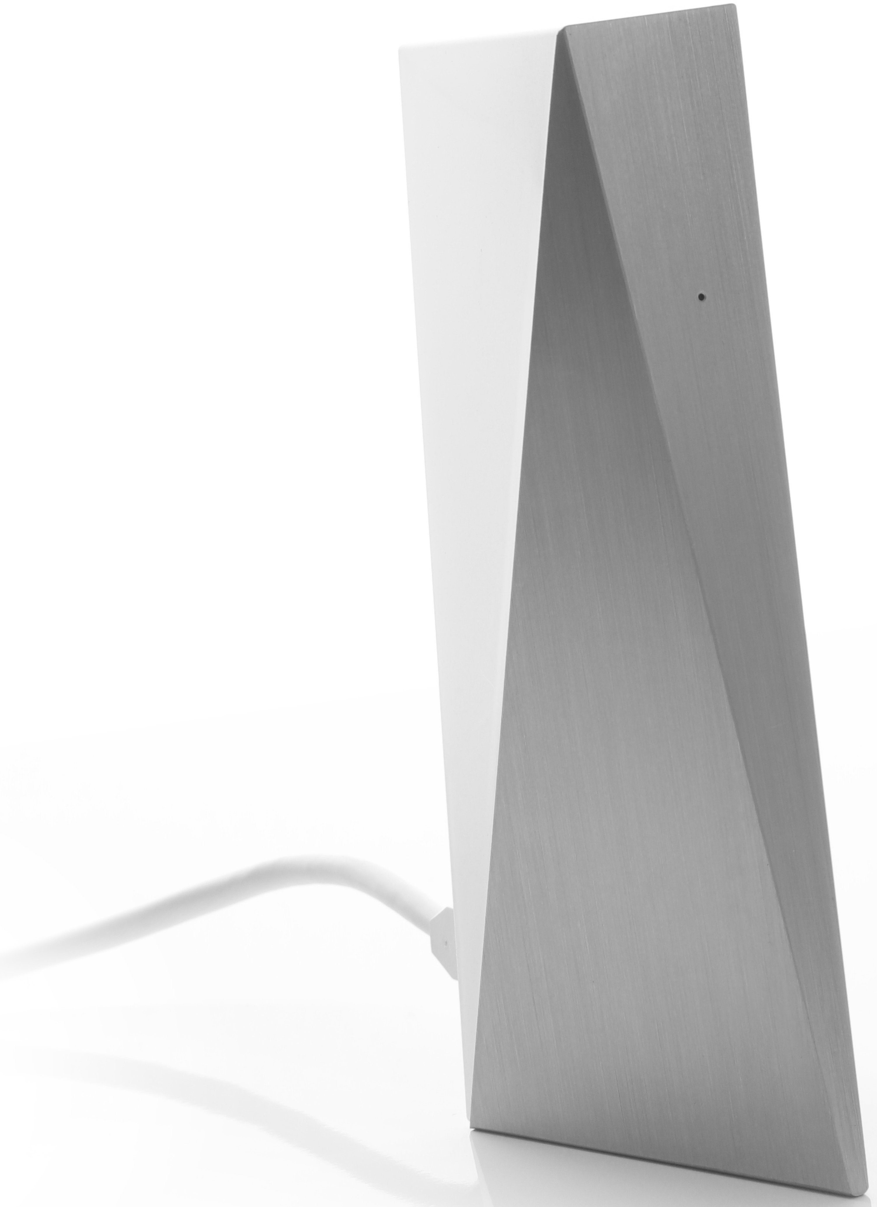 Starlink Gen 1 router photographed by Tim Reckmann, licensed CC BY 2.0 via Wikimedia Commons.
